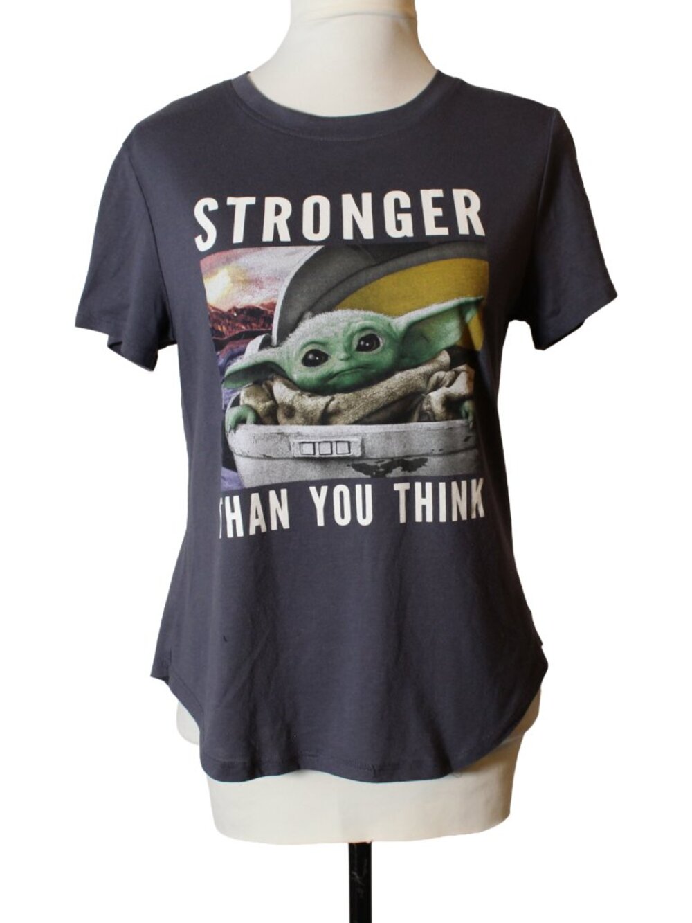 Star Wars Baby Yoda Curved Hem Graphic Tee L